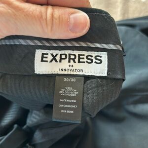 Express men’s innovator black pants 30/30